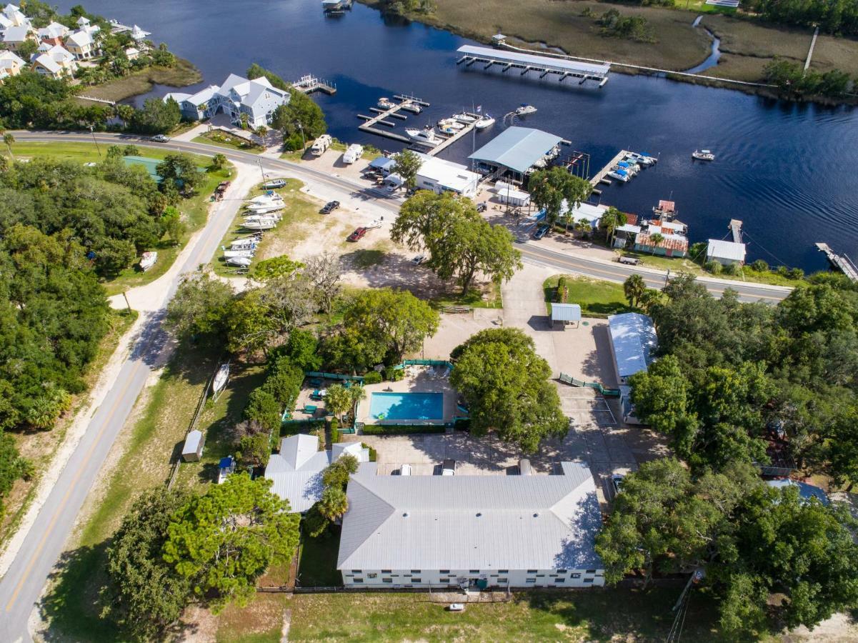 Steinhatchee River Inn And Marina 외부 사진