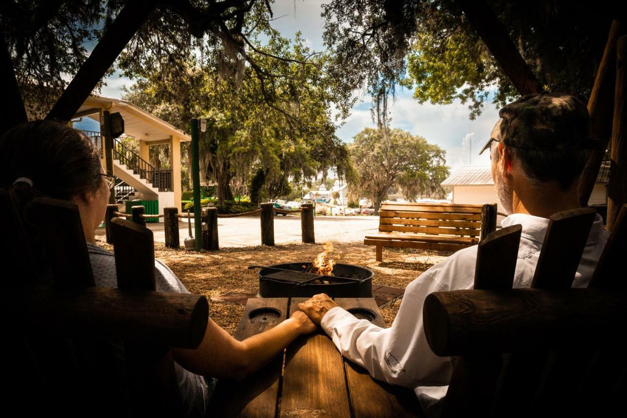Steinhatchee River Inn And Marina 외부 사진